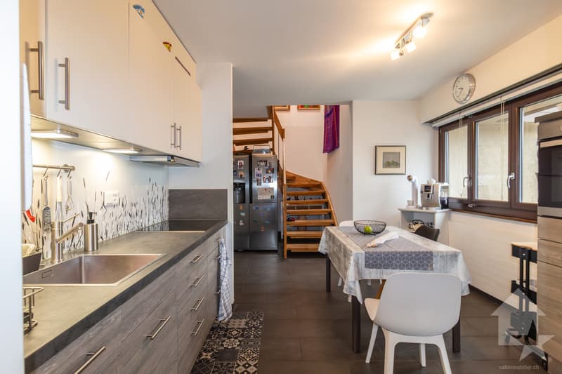 Charmant duplex 5.5 pièces en attique entièrement rénové avec goût (13)