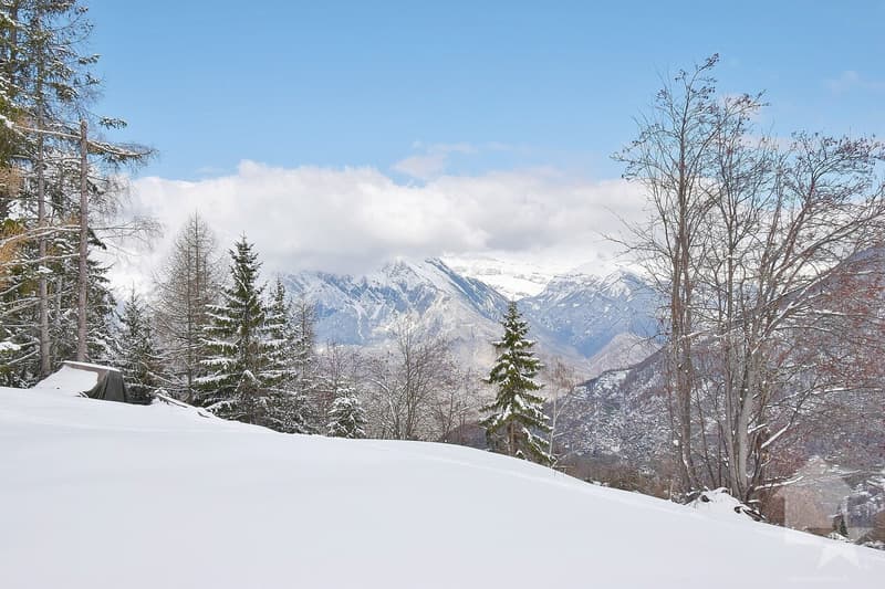 Magnifique emplacement à la montagne avec une vue splendide (3)