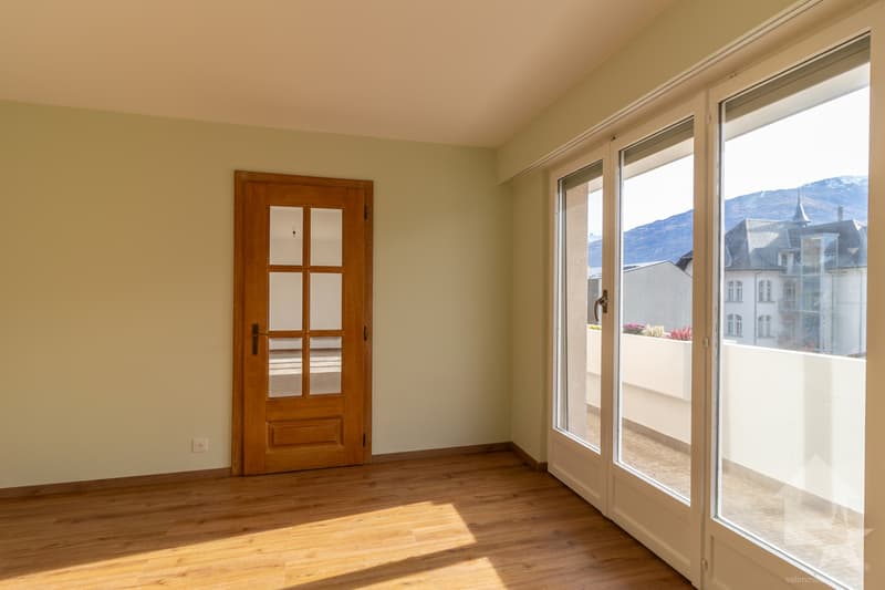 Spacieux appartement traversant 3.5 pièces idéalement situé (12)