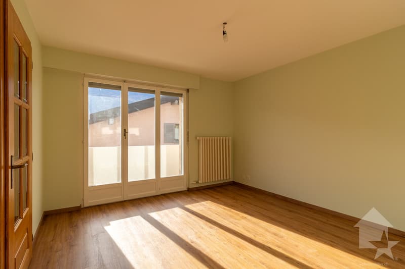 Spacieux appartement traversant 3.5 pièces idéalement situé (10)