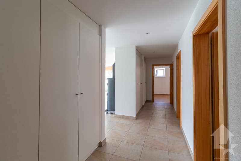 Spacieux appartement 4.5 pièces avec terrasse couverte de 34 m2 (3)
