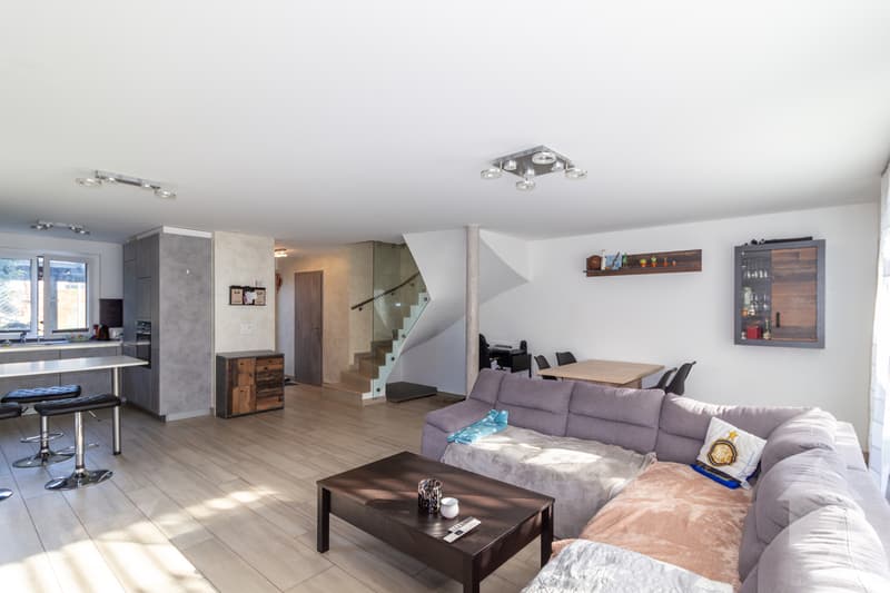 Villa moderne de 6 pièces contiguë avec de beaux espaces extérieurs (6)