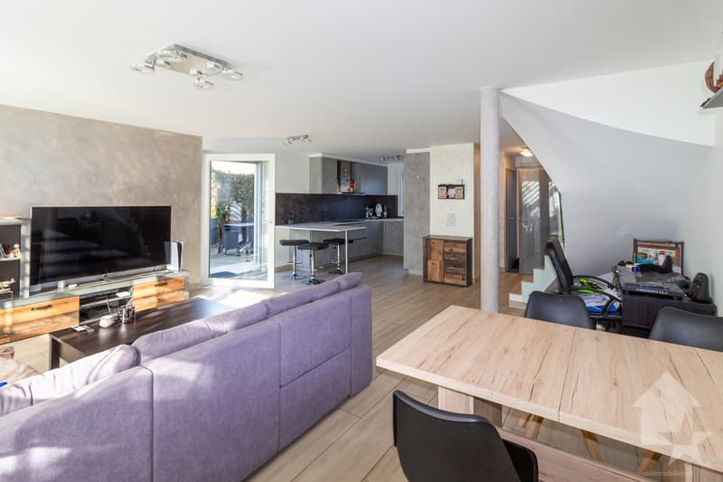 Villa moderne de 6 pièces contiguë avec de beaux espaces extérieurs (7)