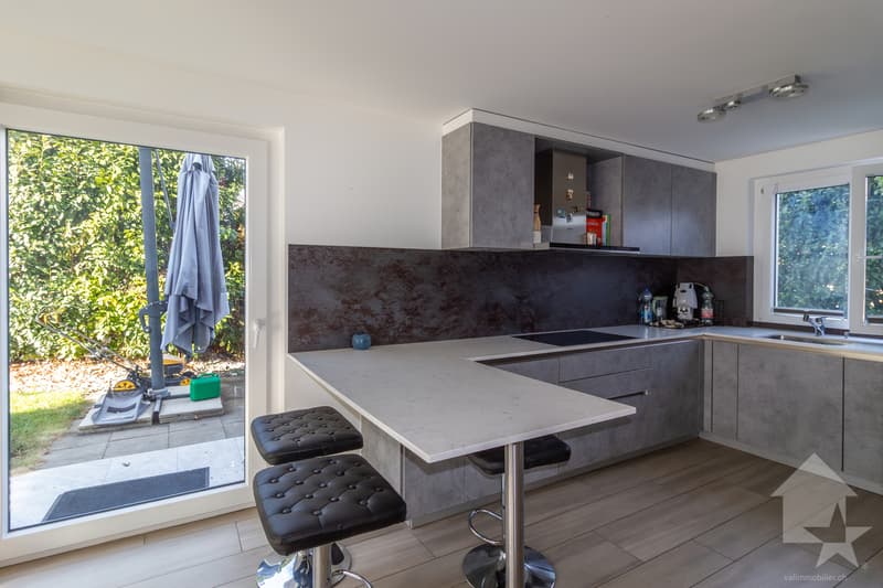 Villa moderne de 6 pièces contiguë avec de beaux espaces extérieurs (10)