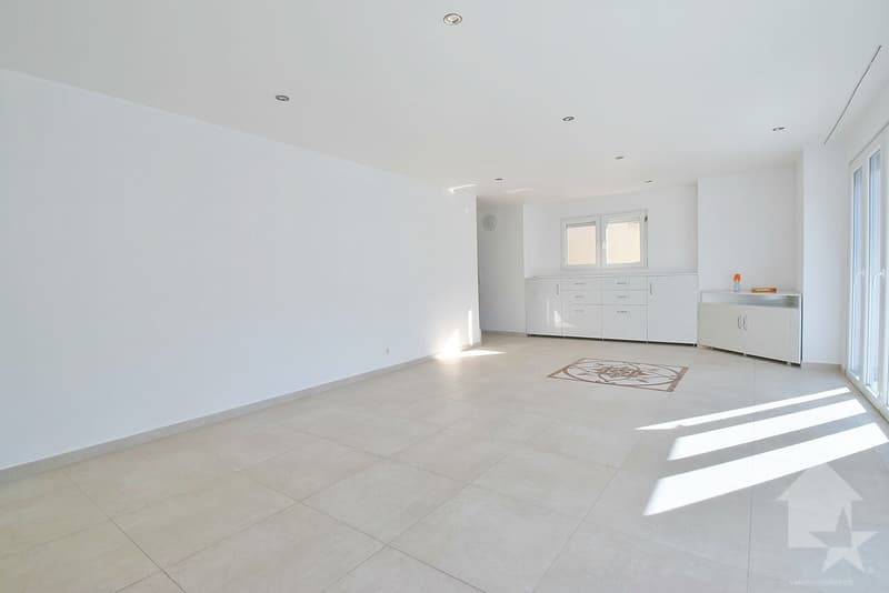 Spacieuse villa, construite en 2014, centre de Plan Conthey (5)