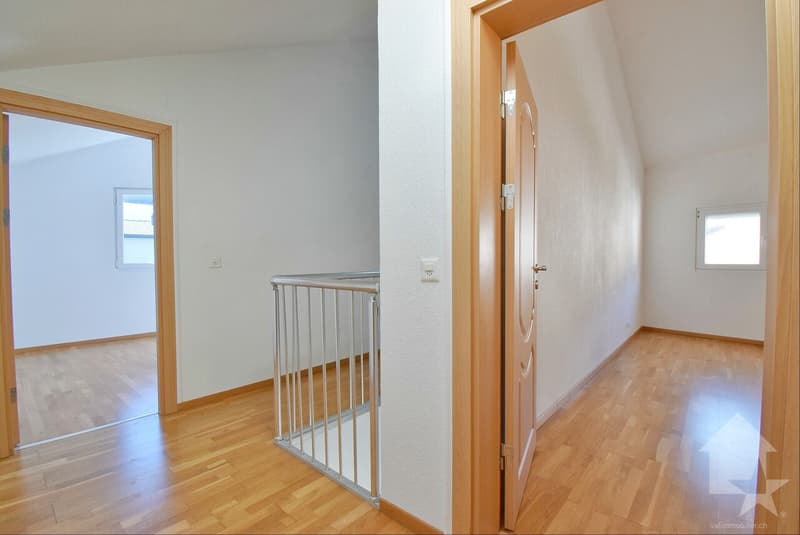 Spacieuse villa, construite en 2014, centre de Plan Conthey (10)