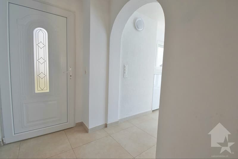 Spacieuse villa, construite en 2014, centre de Plan Conthey (7)