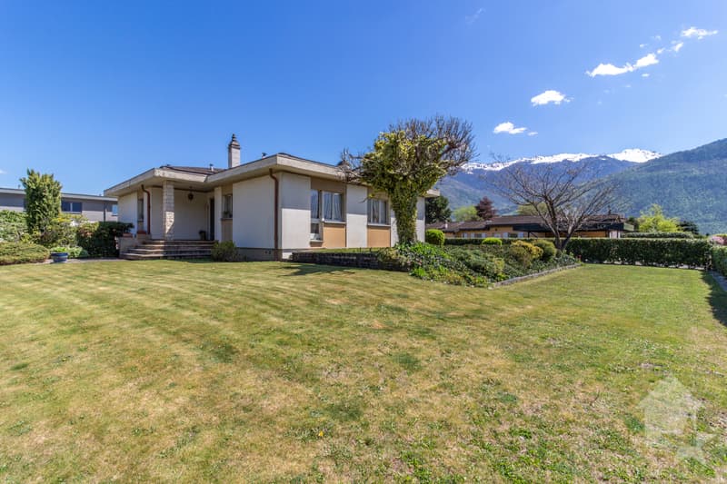 Charmante villa de 6.5 pcs avec magnifique jardin, situation idéale et calme (1)