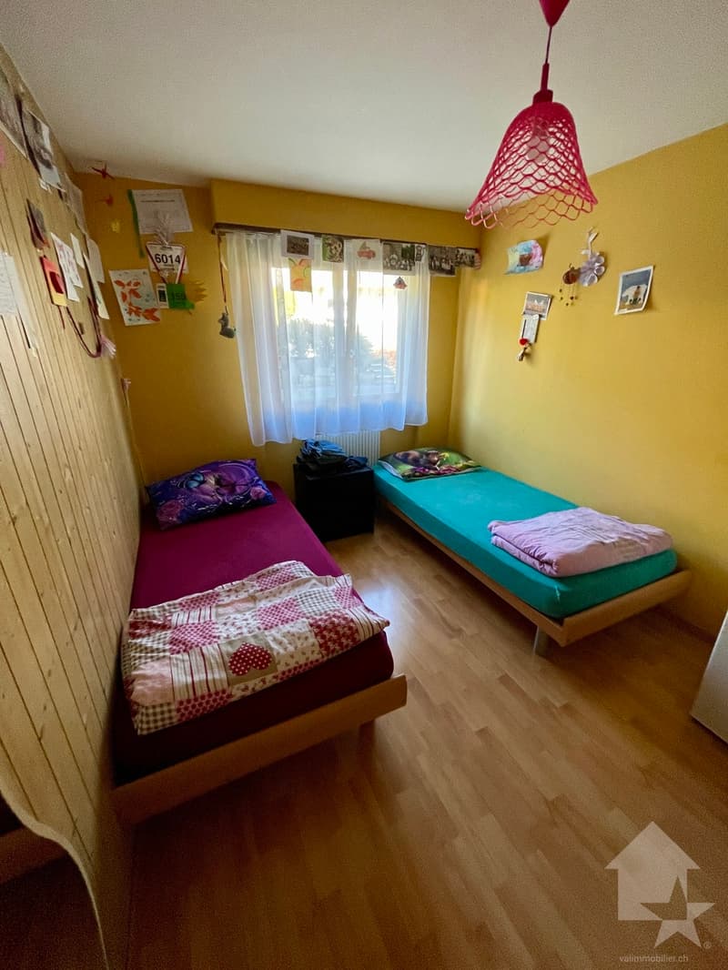 Très agréable 4,5 pièces avec balcon/terrasse au sud et 2 places de parc (6)