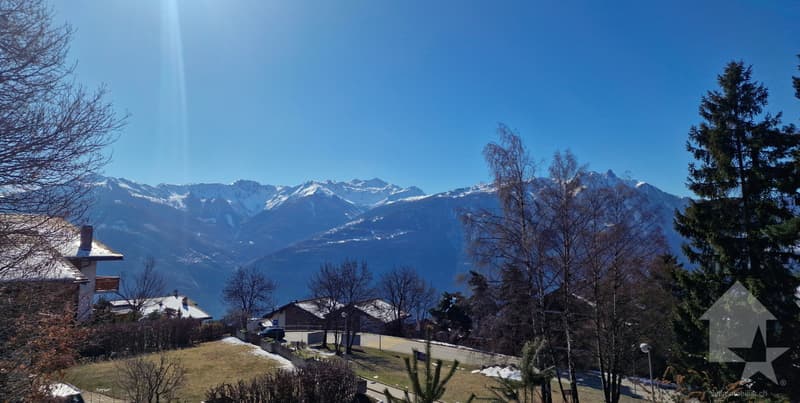 Charmant chalet de 5.5p, belle situation au centre de la station (2)