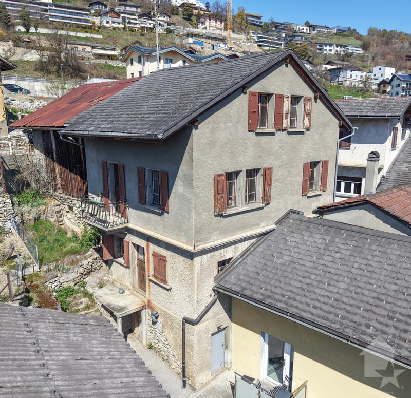 Maison villageoise 4.5 pcs à rénover + grange + garage, calme, vue, etc. (1)