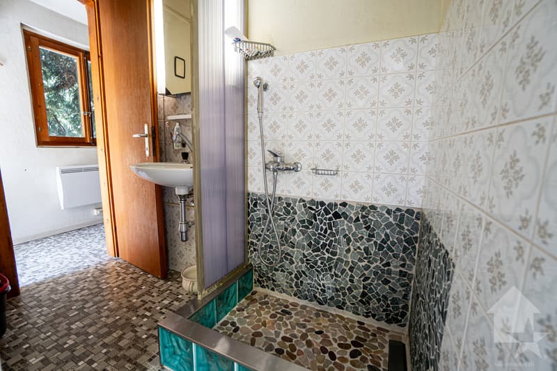 Charmant chalet sur trois niveaux avec vue exceptionnelle (9)