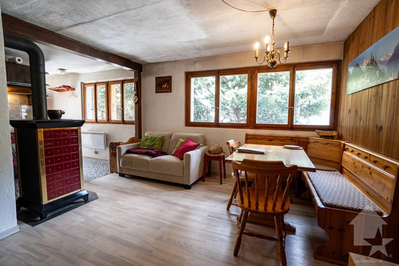 Charmant chalet sur trois niveaux avec vue exceptionnelle (7)