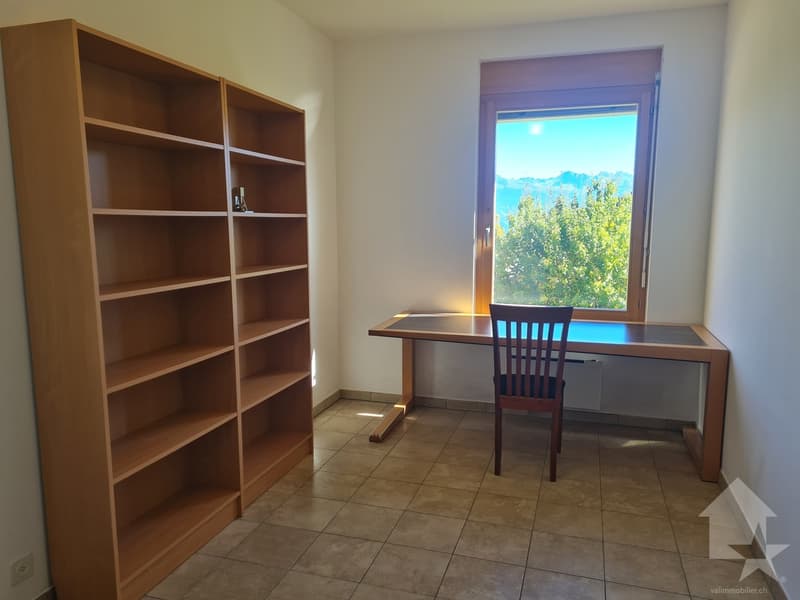 Chalet de 6.5 pièces idéalement situé dans un quartier très prisé (10)