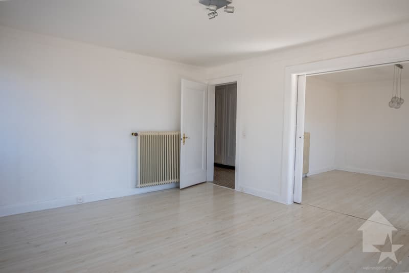 Appartement de 5.5 pièces + grange/garage, splendide vue, calme, ensoleillé (6)