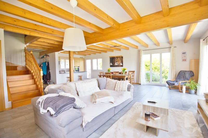 Magnifique maison jumelée par le garage (6)