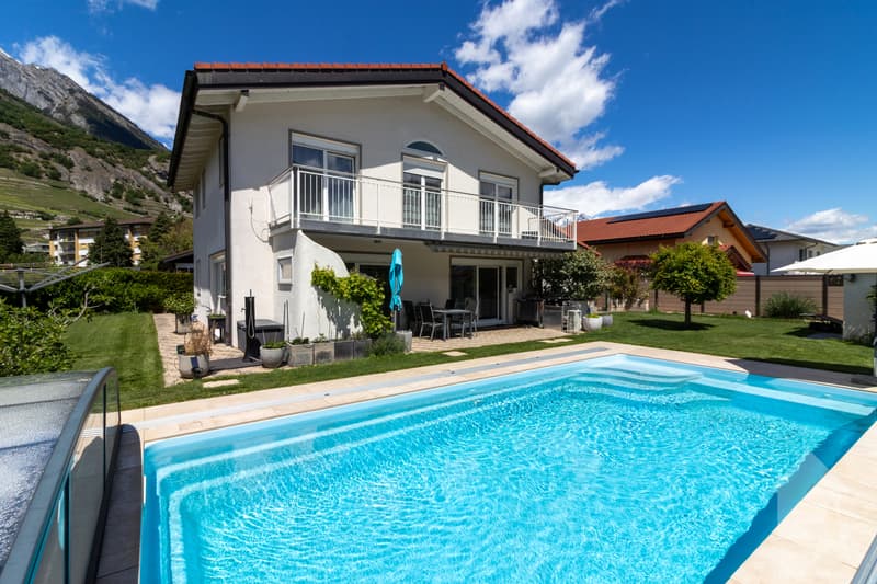 Magnifique villa de 6.5 pièces avec piscine (1)