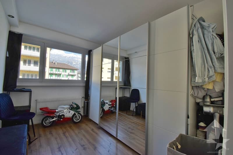 Joli 4.5 pièces, complètement rénové avec une grande terrasse (11)
