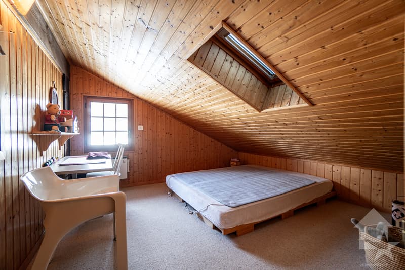 Chalet comprenant deux duplex indépendants avec grange aménageable (9)