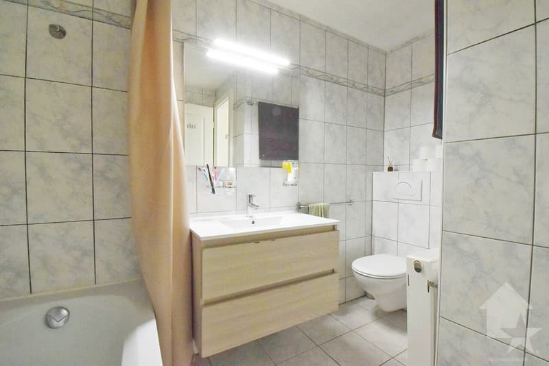 Appartement de 4.5 pcs très bien situé avec 3 places de parcs incluses ! (10)