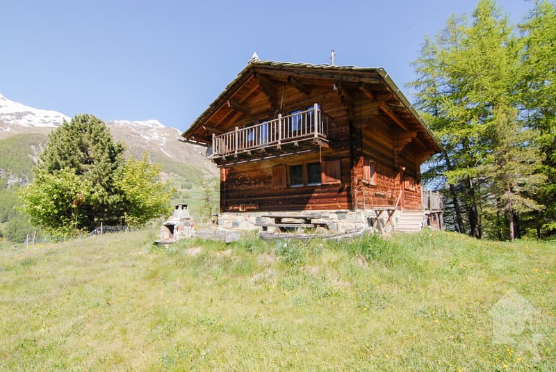 Chalet avec vue privilégiée sur les montagnes et les glaciers (2)