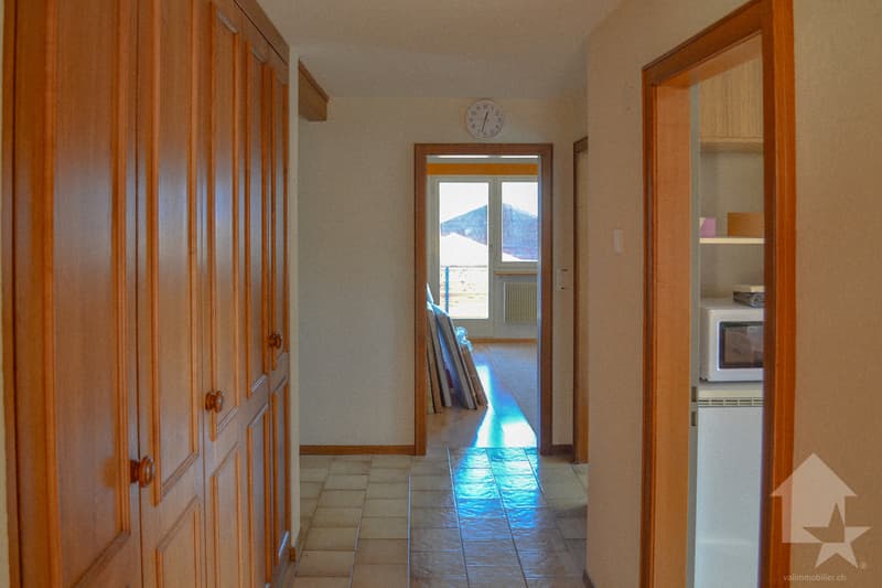 Spacieux app. de 4.5 pièces de 108 m2, 2 balcon, vue sur les Alpes (11)