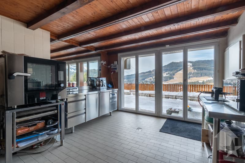 Chalet familial de 8.5 pièces modernisé et parfaitement entretenu (12)