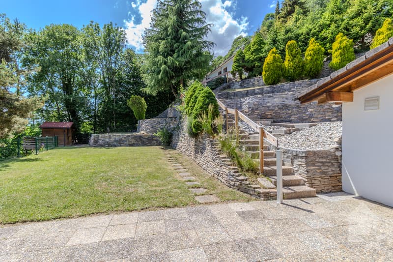 Charmant chalet jouissant d'une situation et d'une vue exceptionnelle (5)