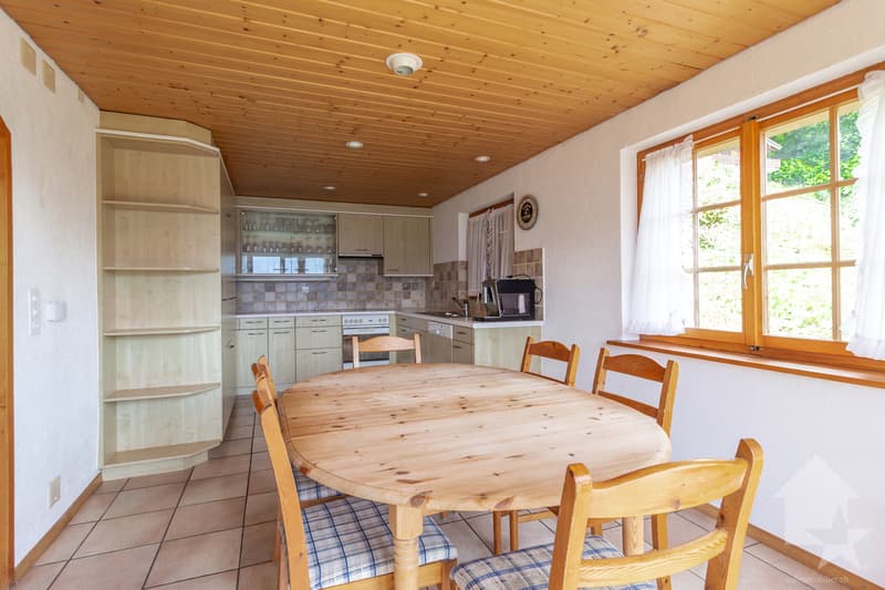 Charmant chalet jouissant d'une situation et d'une vue exceptionnelle (11)