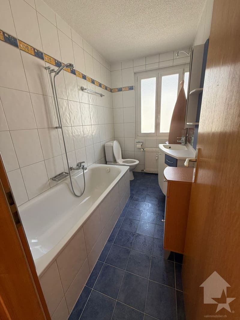 Immeuble de rendement avec restaurant et appartements (5)