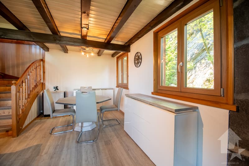 Magnifique chalet de caractère situé dans les mayens de Saxon (7)