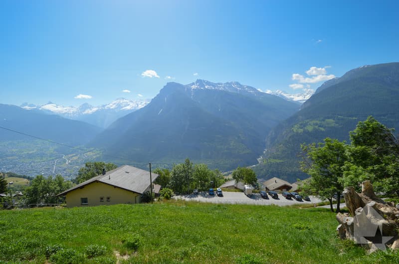 Terrain de construction ensoleillé pour maison avec 2 appartements (6)