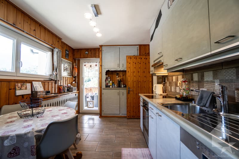 Spacieuse villa rénovée au centre de la vallée, vendable aux étrangers (8)