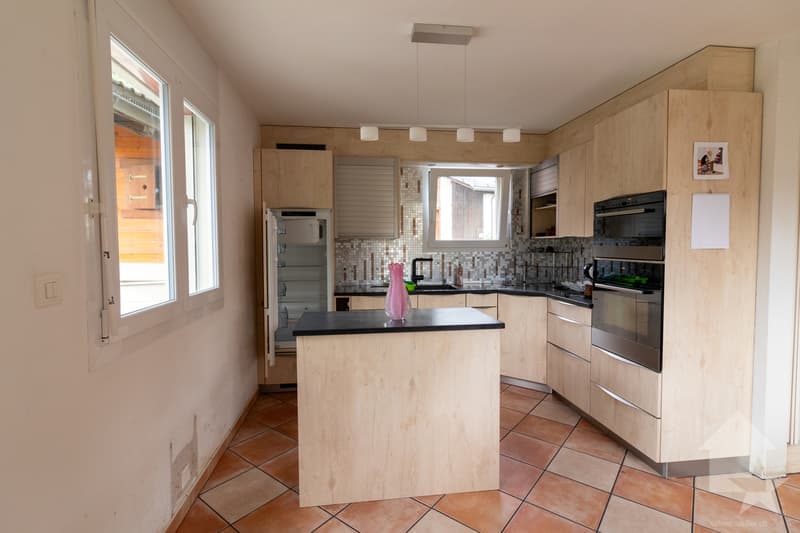 Jolie maison individuelle avec pelouse et garage (10)