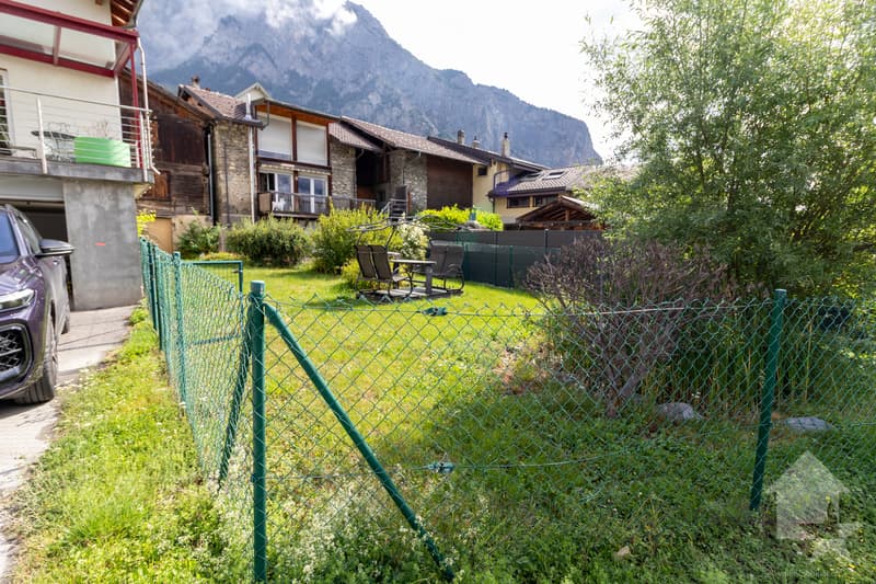 Jolie maison individuelle avec pelouse et garage (4)