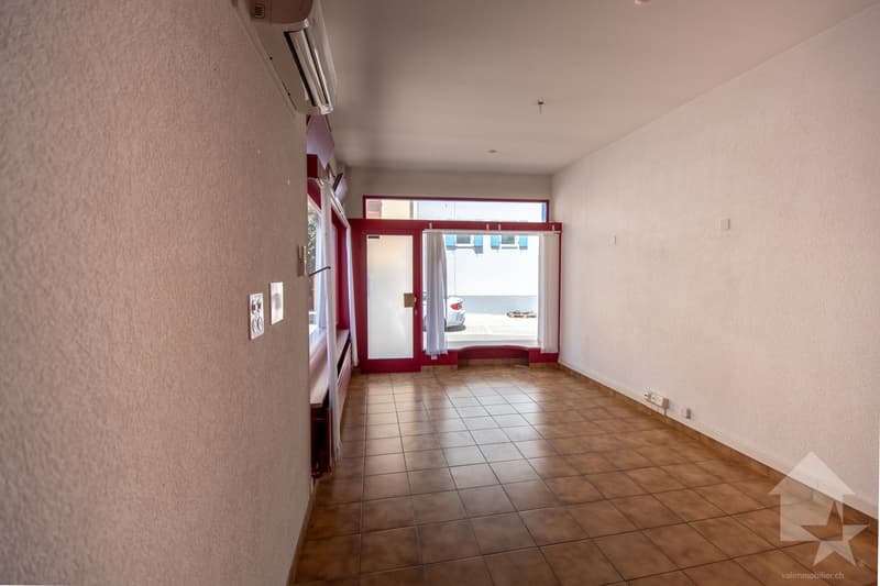 Deux locaux commerciaux au coeur de Fully (3)