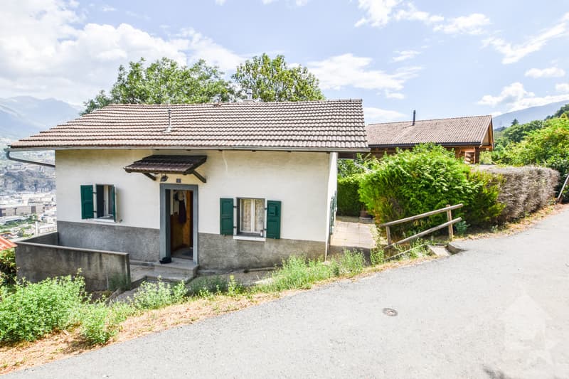 Petite maison à rénover (1)