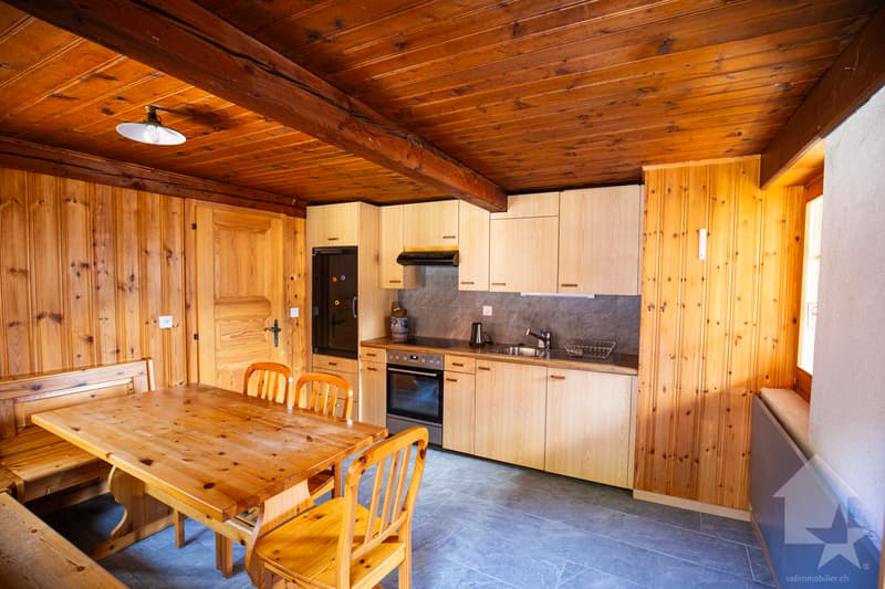 Joli duplex dans un immeuble de 1644, classé patrimoine historique (5)