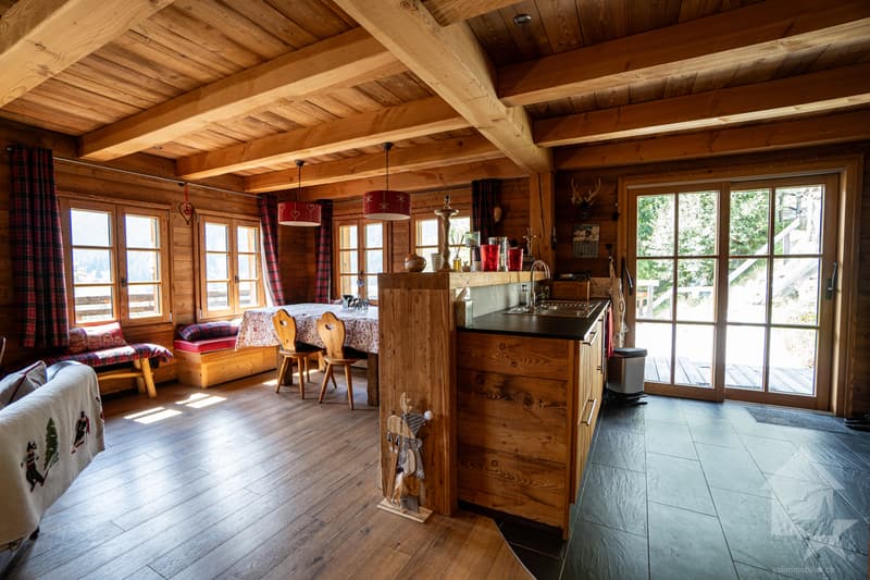 Chaleureux chalet avec cachet et vues exceptionnelles (4)