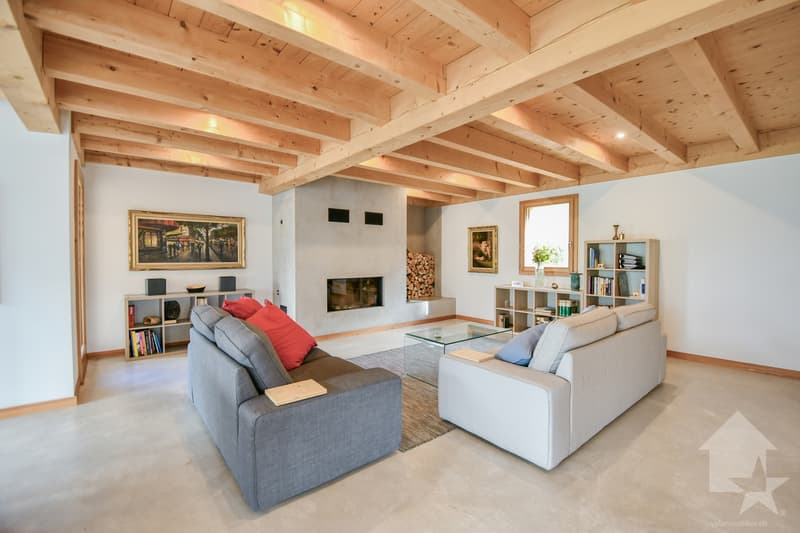 Splendide chalet de 275 m2 habitables au coeur de la nature (2)
