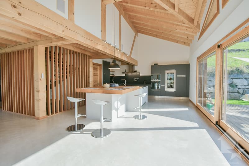 Splendide chalet de 275 m2 habitables au coeur de la nature (5)
