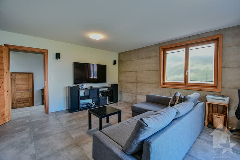 Splendide chalet de 275 m2 habitables au coeur de la nature (13)