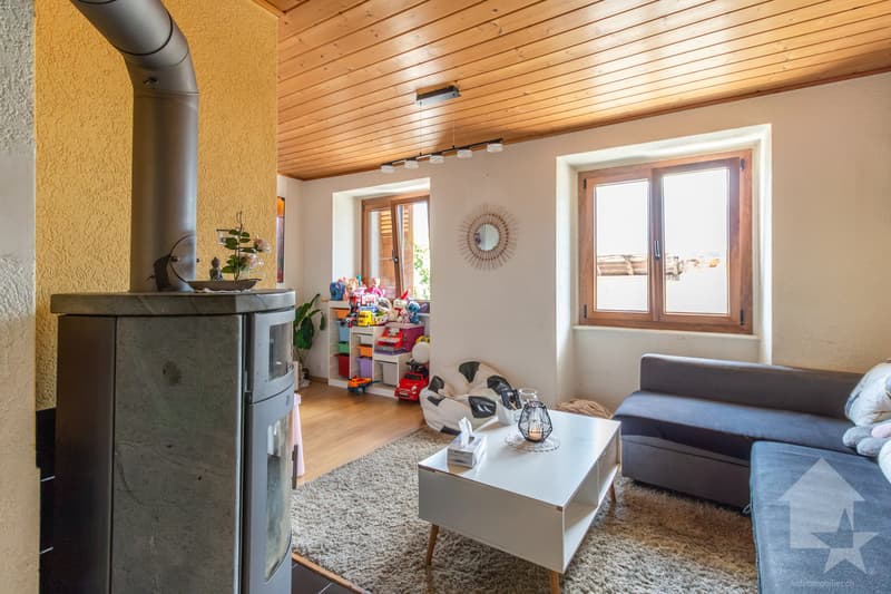 Maison villageoise avec duplex 3.5 pièces de 90 m2 et local commercial (3)