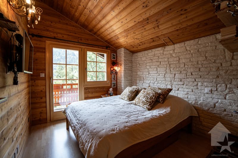 Adorable chalet avec joli jardin, garage double et vues spendides (6)