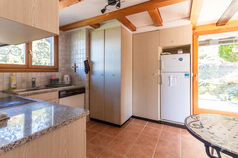 Chalet de caractère de deux appartements avec vue et situation idéale (11)