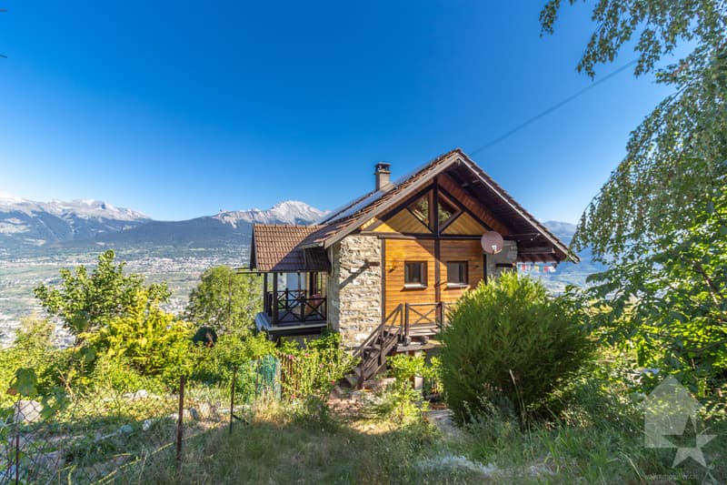 Chalet de caractère de deux appartements avec vue et situation idéale (2)