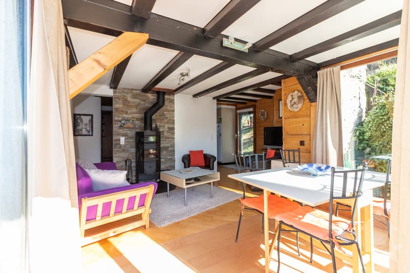 Chalet de caractère de deux appartements avec vue et situation idéale (9)