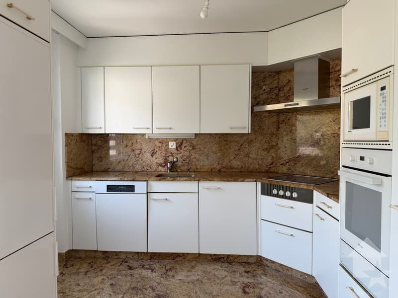 Bel appartement 4.5 pièces, situé à proximité des commodités (7)