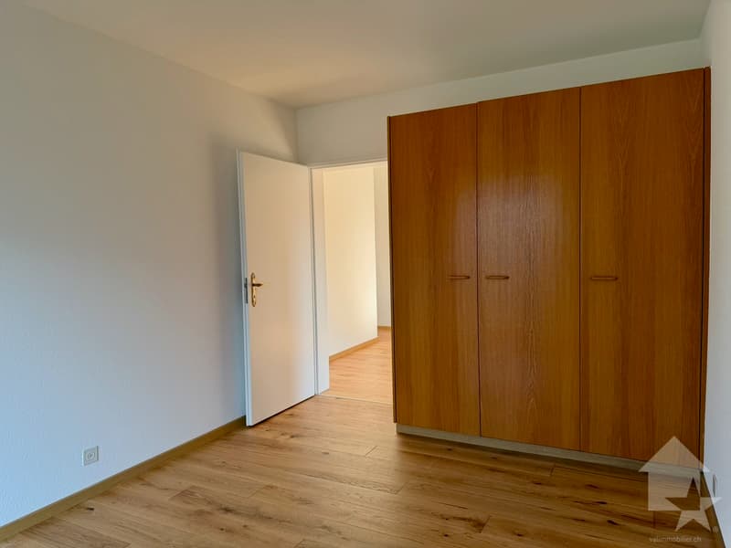 Bel appartement 4.5 pièces, situé à proximité des commodités (13)