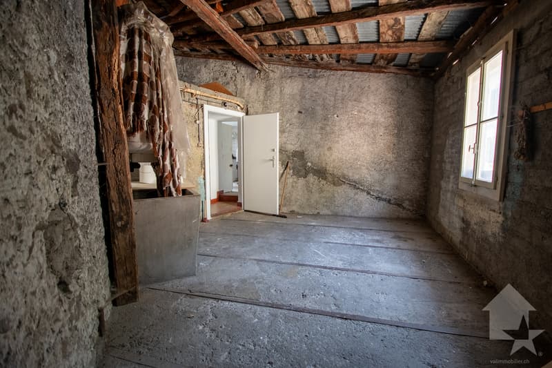 Immeuble à rénover de 3 appartements au coeur de Martigny (8)